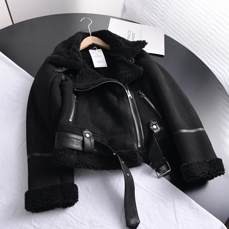 50% Rabatt | Ottilie™ | Damenmantel aus Wildleder mit Fleecefutter und Taillengürtel