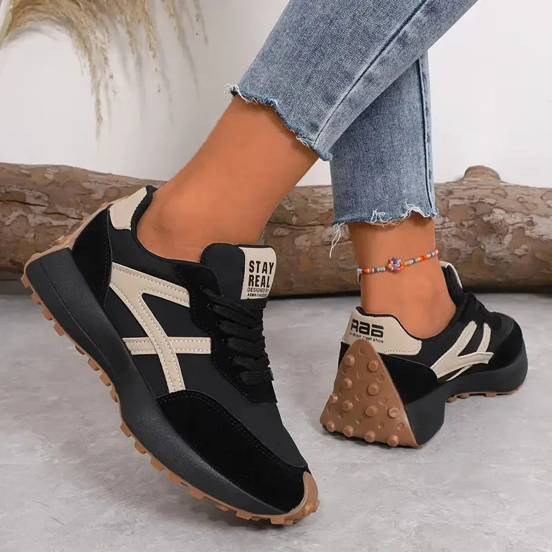 Sportlicher Freizeitsneaker | Profilsohle | Kontrast-Design