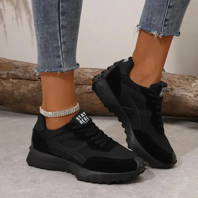Sportlicher Freizeitsneaker | Profilsohle | Kontrast-Design