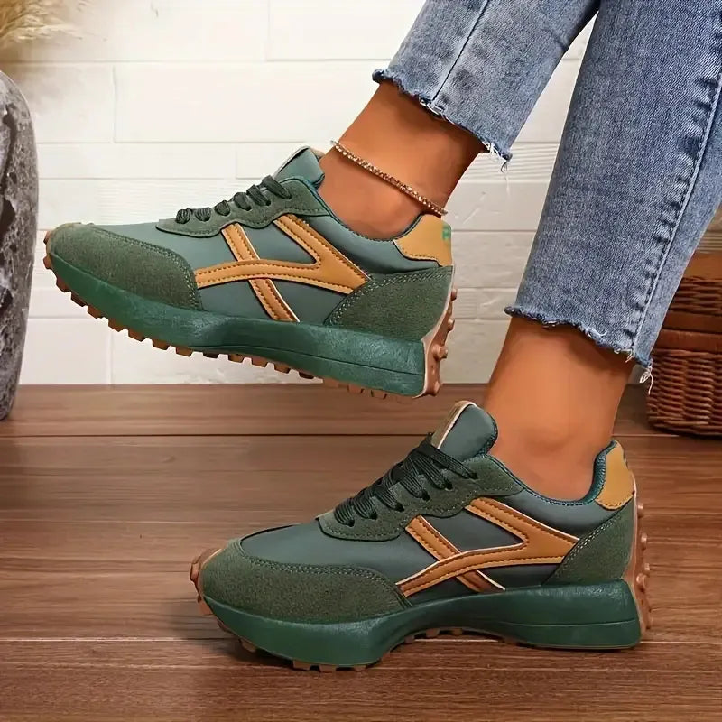 Sportlicher Freizeitsneaker | Profilsohle | Kontrast-Design
