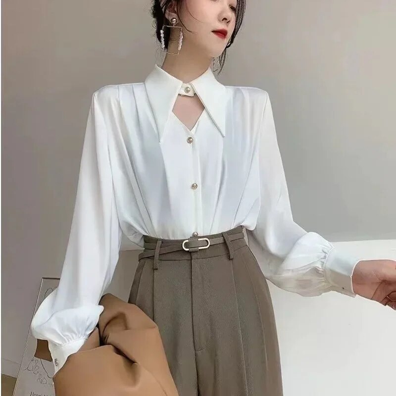 Noemi | Elegante und vielseitige Winterbluse