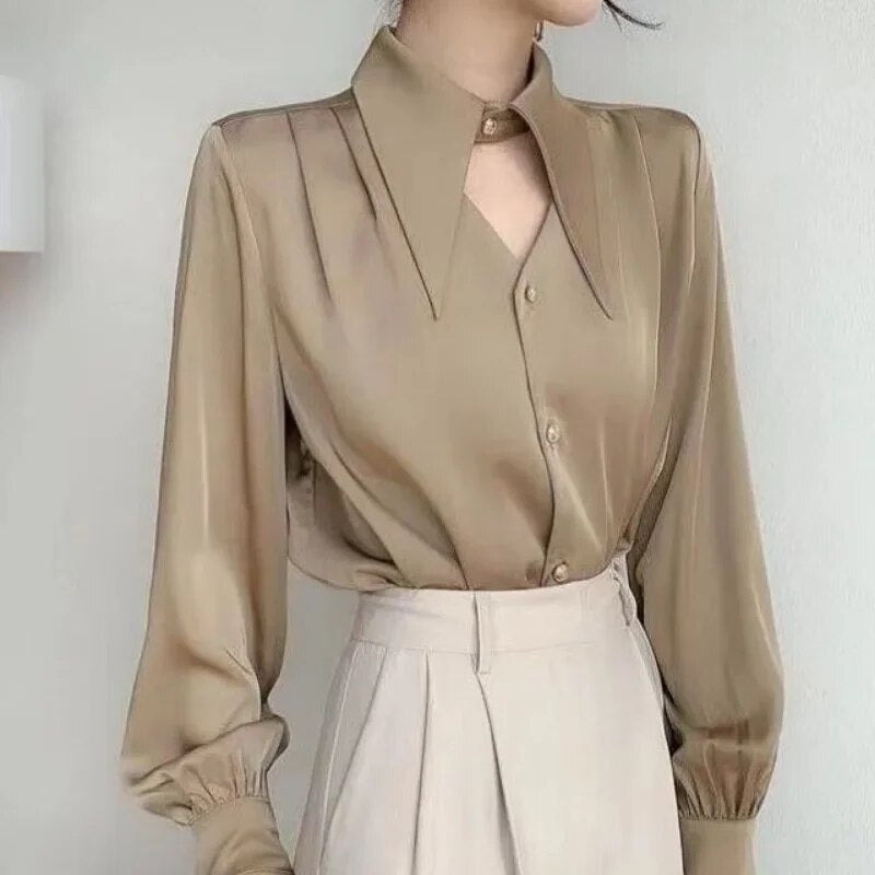Noemi | Elegante und vielseitige Winterbluse