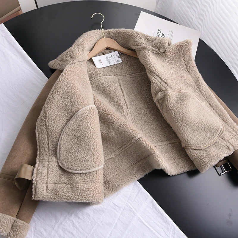 50% Rabatt | Ottilie™ | Damenmantel aus Wildleder mit Fleecefutter und Taillengürtel
