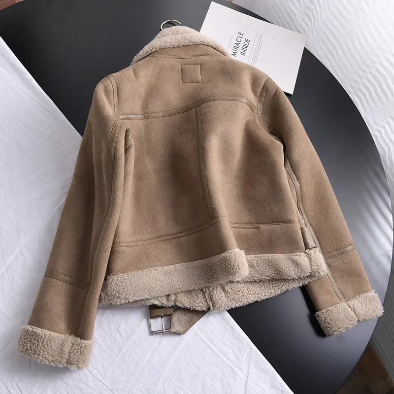 50% Rabatt | Ottilie™ | Damenmantel aus Wildleder mit Fleecefutter und Taillengürtel