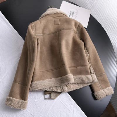 50% Rabatt | Ottilie™ | Damenmantel aus Wildleder mit Fleecefutter und Taillengürtel