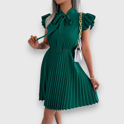Nivara – Plissiertes Kleid mit femininer Note