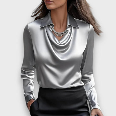 Melvine – Satiniert glänzende Bluse mit Drapierung