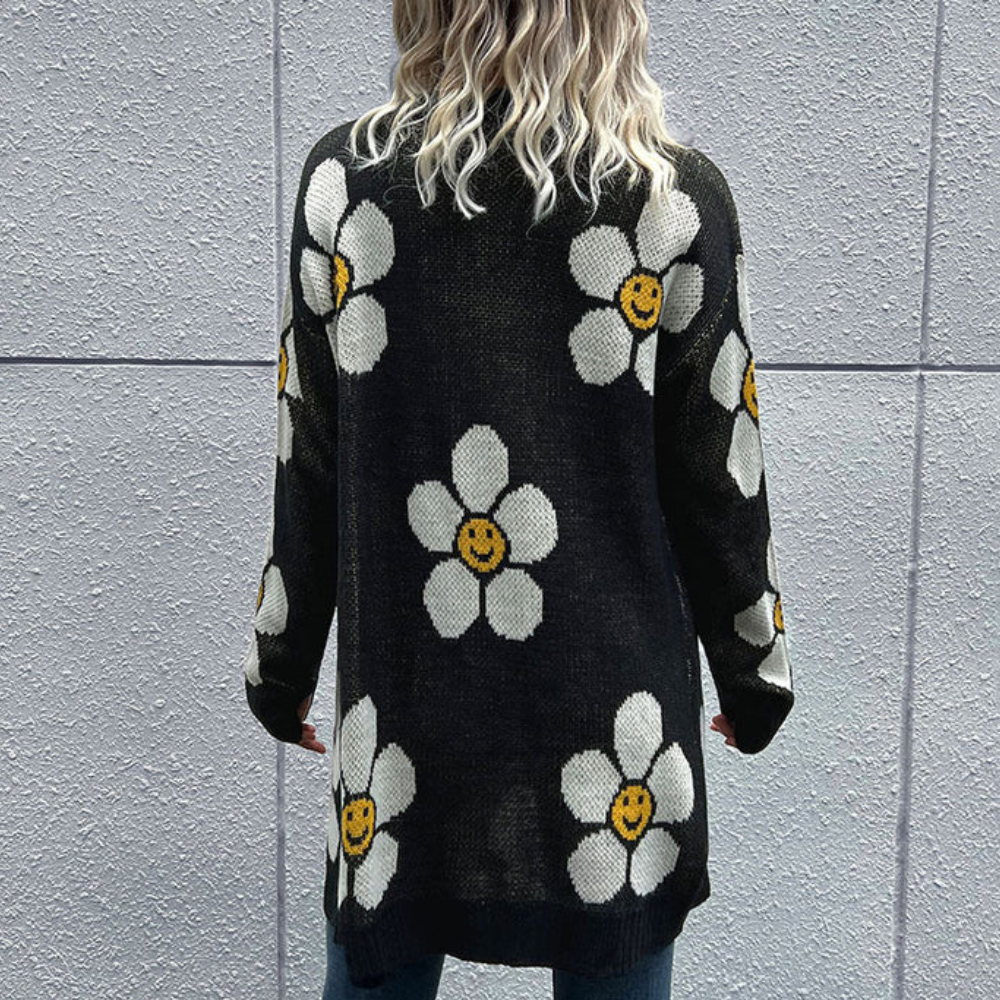 Lucine - Feminine Strickjacke mit Blumenmuster und verspieltem Charme