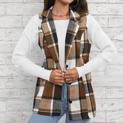 Klaudia - Elegante karierte Damenstrickjacke für einen robusten Winterlook