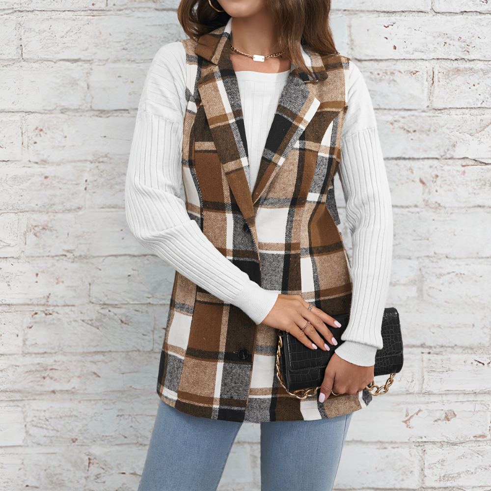 Klaudia - Elegante karierte Damenstrickjacke für einen robusten Winterlook