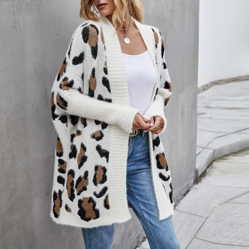 ORINTHIA - Trendige Damen Strickjacke mit Leopardenmuster