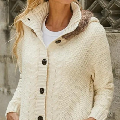 NAYLANI - Stylische Damenweste mit Kapuze für einen schicken Look