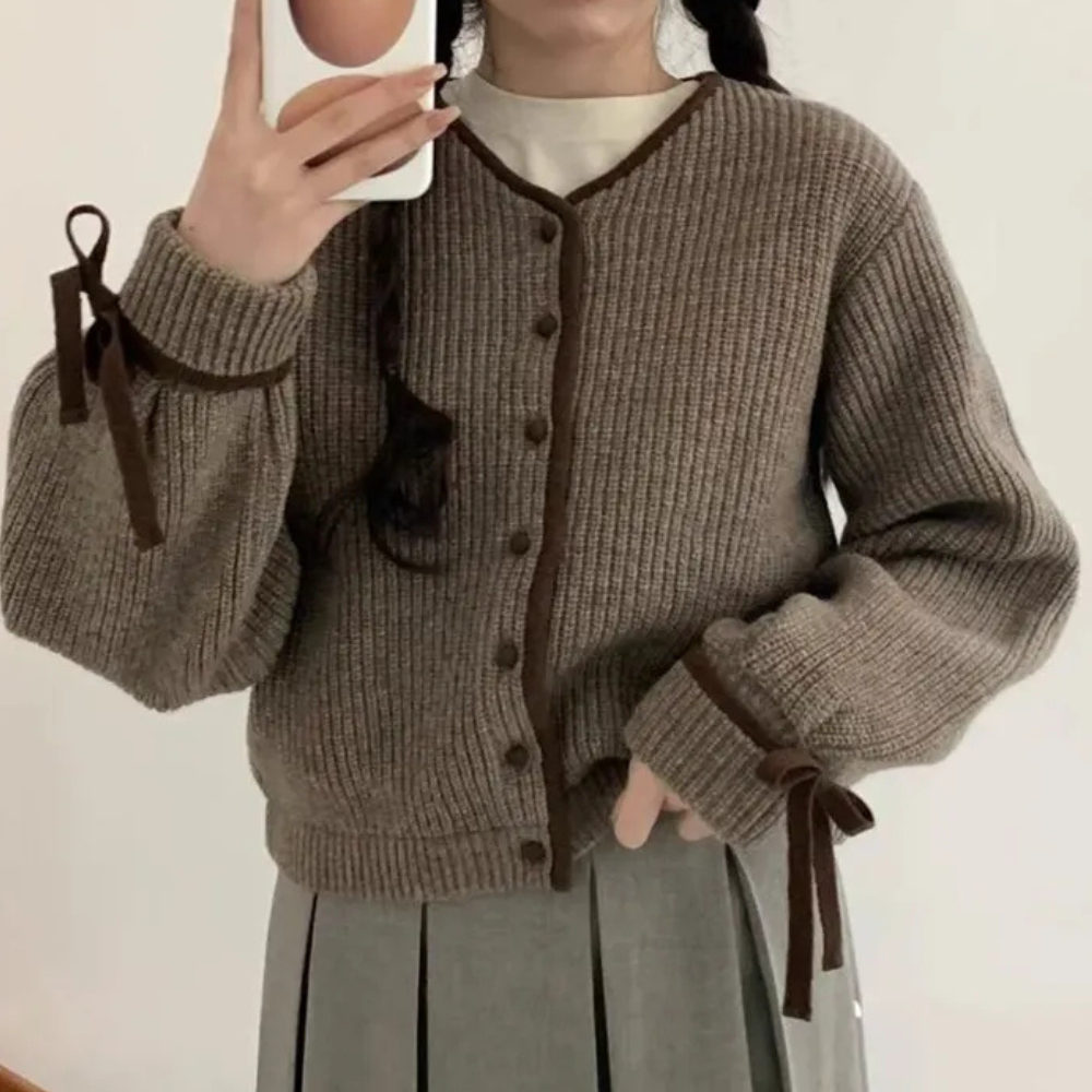 Retro-inspirierte Strickjacke für Frauen in modischer Lavendelfarbe