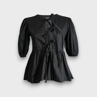 Liora – Romantische Bluse mit Schleifendetail