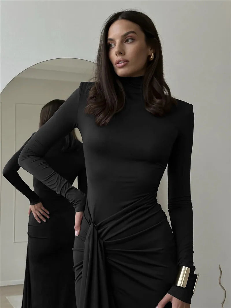 Lotte™ – Sexy, figurbetontes Rollkragenkleid mit hohem Schlitz