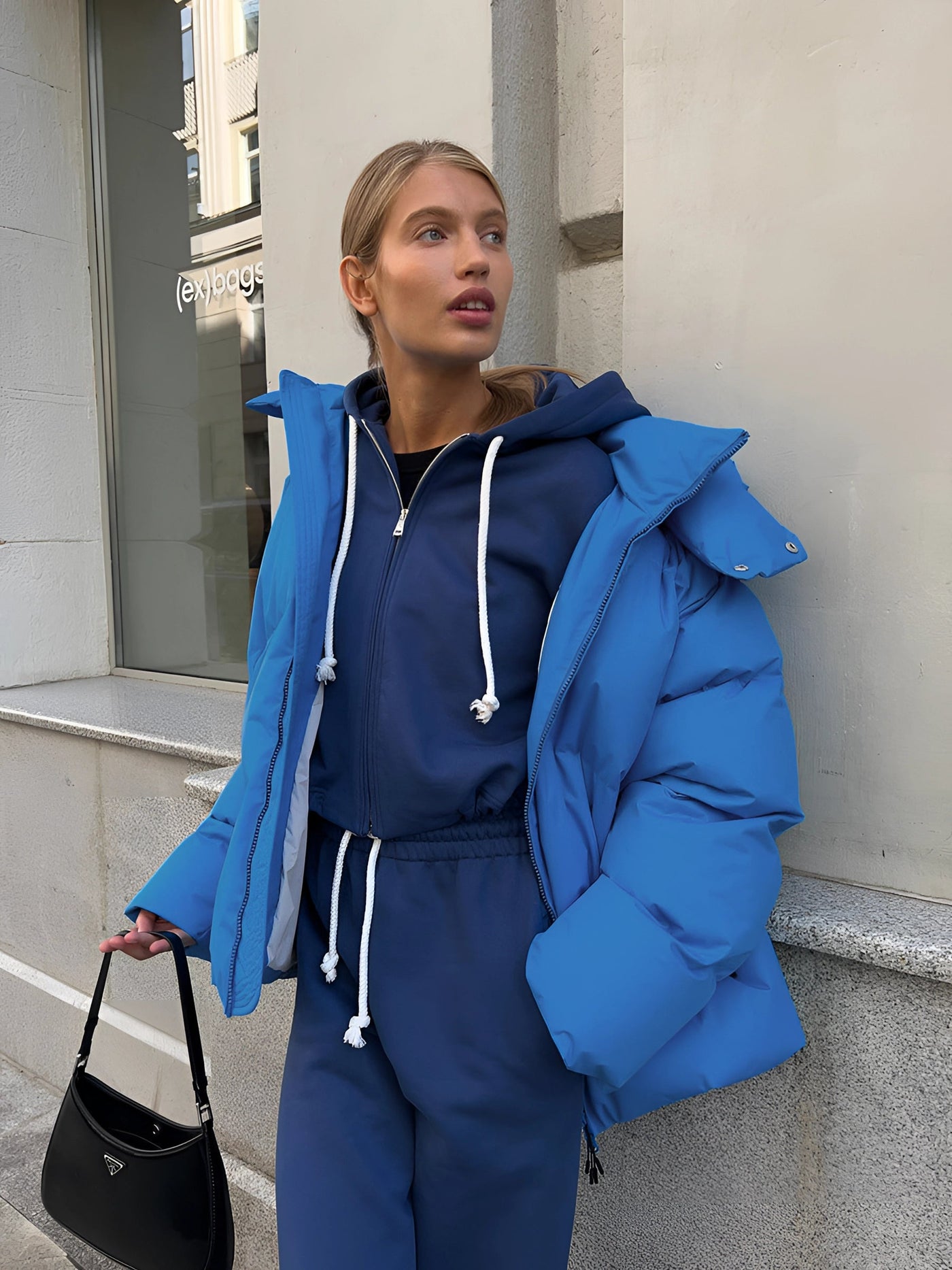 PufferLux™ | Oversized Damen Pufferjacke Schwarz mit Kapuze | Isoliert & Modisch