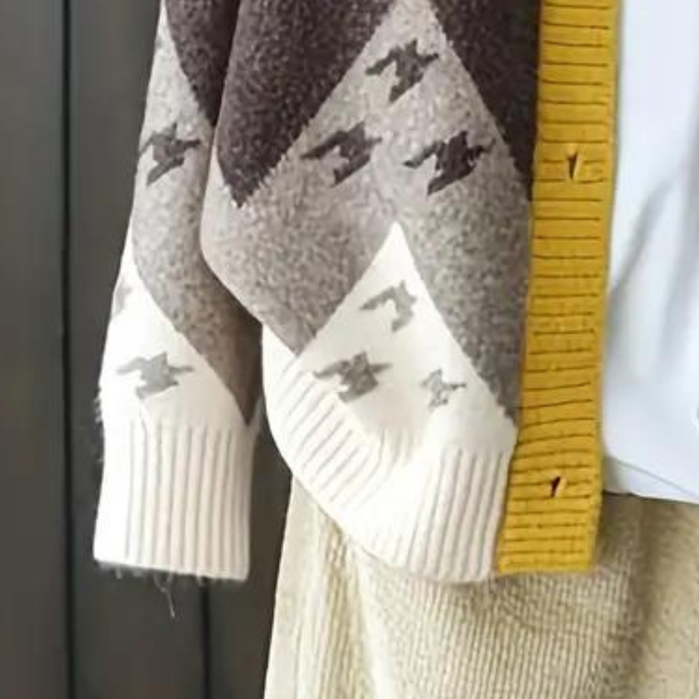 Stilvolle moderne Strickjacke für Frauen - MALLU